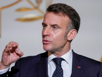 Macron: Važno osigurati prolaz plina, nafte, gnojiva i druge robe kroz Hormuški moreuz