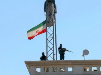 Reuters: Vlast u Iranu je preuzela Revolucionarna garda, odluke donose vojni lideri