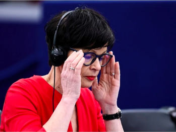"Ne može se jednom nogom u dva tabora": EU zamrznula sredstva za Srbiju