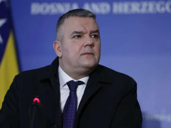 Bunoza povukao ključne zakone