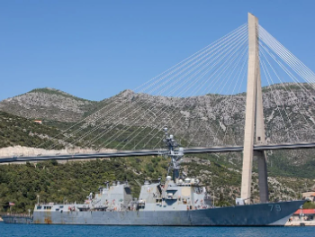 U Dubrovnik stigao američki ratni brod koji je učestvovao u napadima na Iran