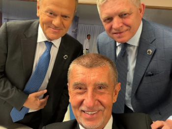 Tusk, Fico i Babiš objavili selfie iz Jerevana i prozvali jednog čovjeka