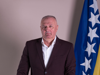 Helez čestitao Dan Zlatnih ljiljana: „Njihova žrtva obavezuje nas da čuvamo istinu, mir i zajedništvo“