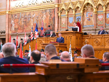 Magyar najavio obračun s nasljeđem Orbánove ere i pozvao predsjednika Mađarske na ostavku