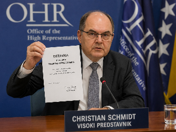 SCHMIDT PODNIO OSTAVKU!