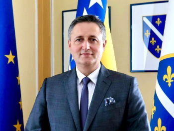 Denis Bećirović mora podnijeti ostavku!