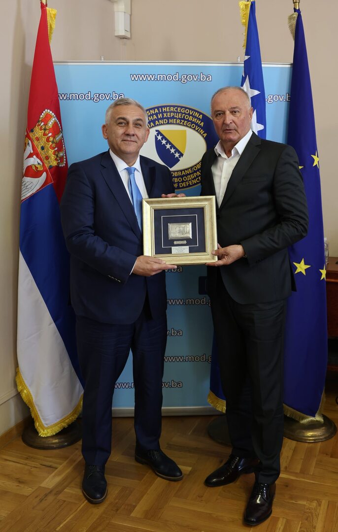 Helez počeo s ukidanjem svojih sankcija Srbiji - slika 1