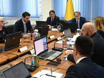 U Federaciji je sve stalo, samo broj uhljeba raste, privatni sektor ostaje bez radnika