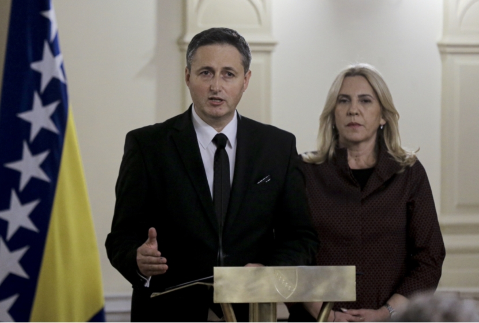 Novac i Gradiška Stara: Za ilegalno otvaranje Graničnog prijelaza glasao je i jedan Bošnjak. Denis Bećirović. - slika 1