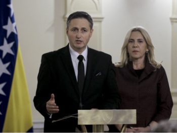 Novac i Gradiška Stara: Za ilegalno otvaranje Graničnog prijelaza glasao je i jedan Bošnjak. Denis Bećirović.