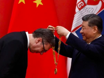 Xi odlikovao Vučića: Potpisano više od 30 sporazuma