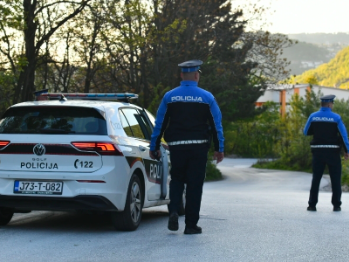 Od sutra nova pravila: Zaboravite mobitel, ali pojas nemojte; za neke prekršaje kazne idu i do 5.000 KM