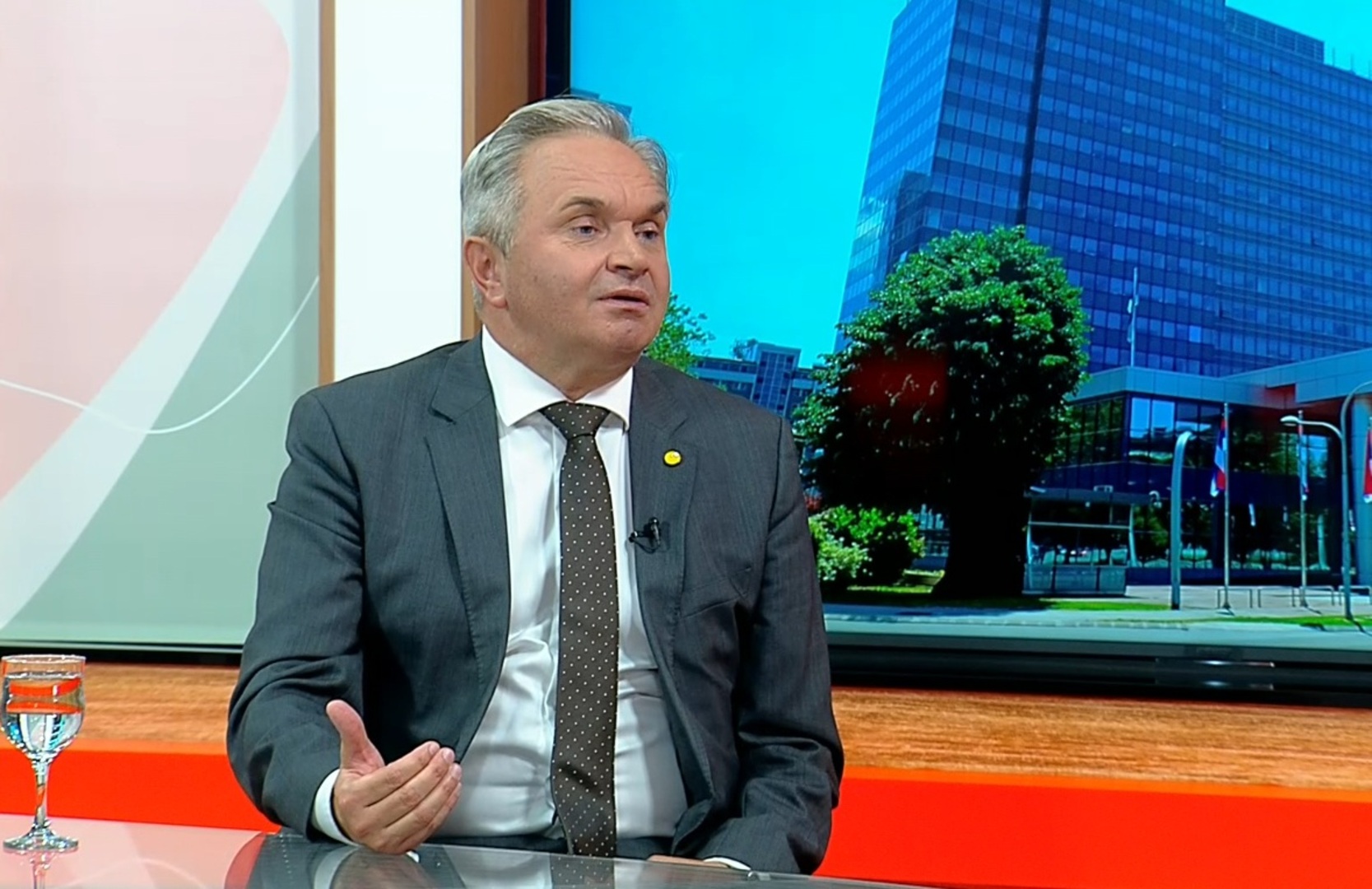Bećirović: Dodik je pristao na američku vojnu bazu u BiH u zamjenu za ukidanje sankcija - slika 1