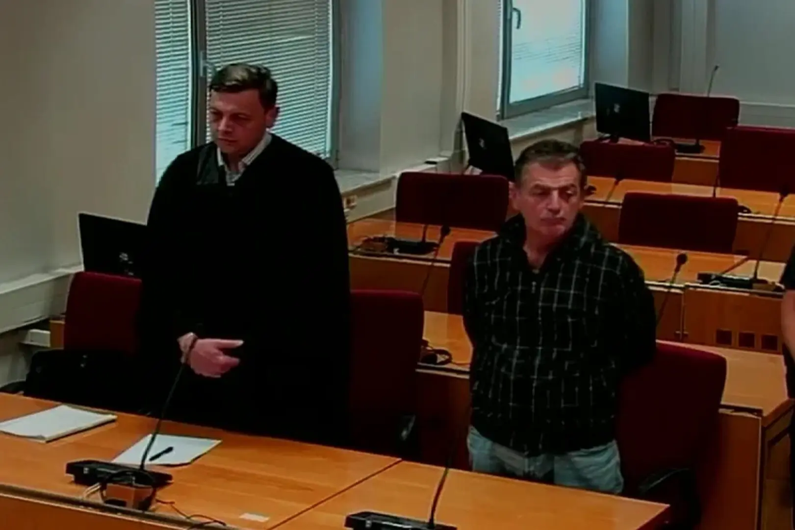Komandant Armije RBiH Ramiz Duraković pravomoćno oslobođen krivice za zločine u Čajniču - slika 1
