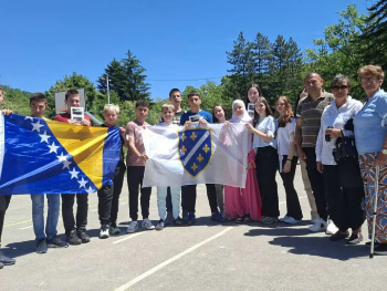 U Semizovcu učenicima održan čas historije o ratnim stradanjima i Danu bijelih traka