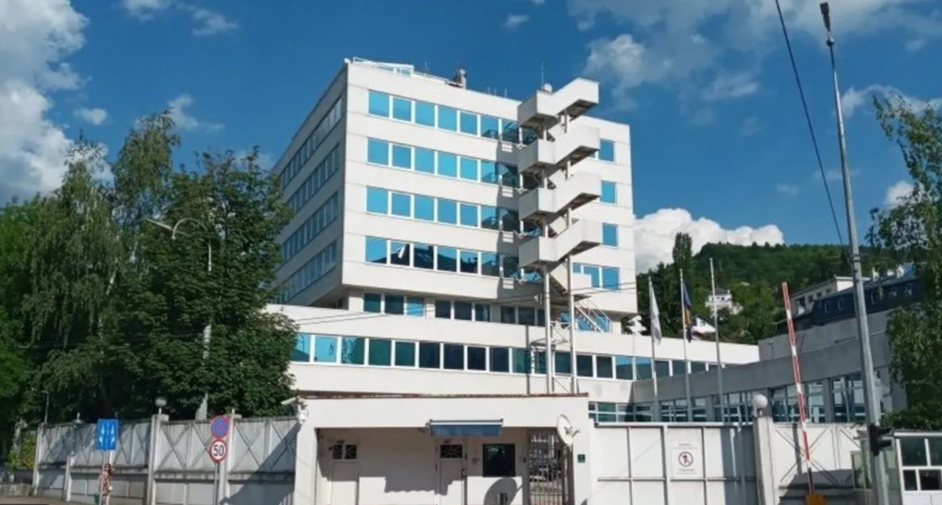 Neki od razloga održavanja protesta su teritorija države i novi Visoki predstavnik - slika 1
