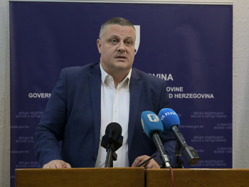 Ministar Mijatović potpisao ugovore: Skoro 22 miliona KM za razvoj male privrede u FBiH