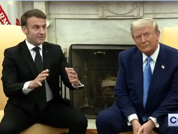 Macron muku muči: Zadržati Trumpa uz sebe tokom golf partije ili na večeri?