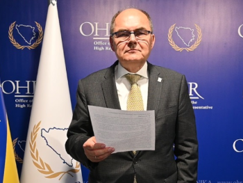Schmidt s listom papira u kameru objavio kraj OHR-a i međunarodnog poretka u BiH