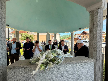 Hurtić odao počast šehidima i posjetio vrtić „IKRE“, osigurano 20.000 KM za proširenje kapaciteta