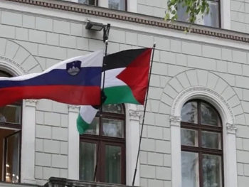 Premijer Slovenije uklonio zastavu Palestine sa zgrade parlamenta, ali...