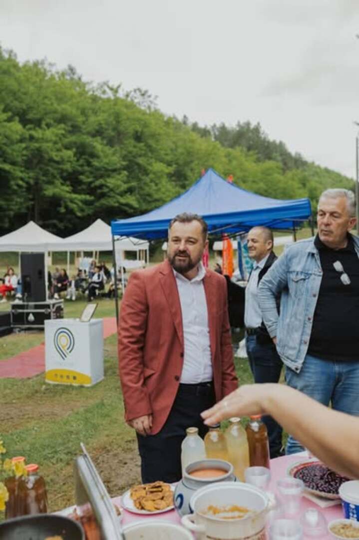 U Cazinu održan Festival zdravlja „Be well“: Promovisani zdravi stilovi života i domaći proizvodi - slika 3