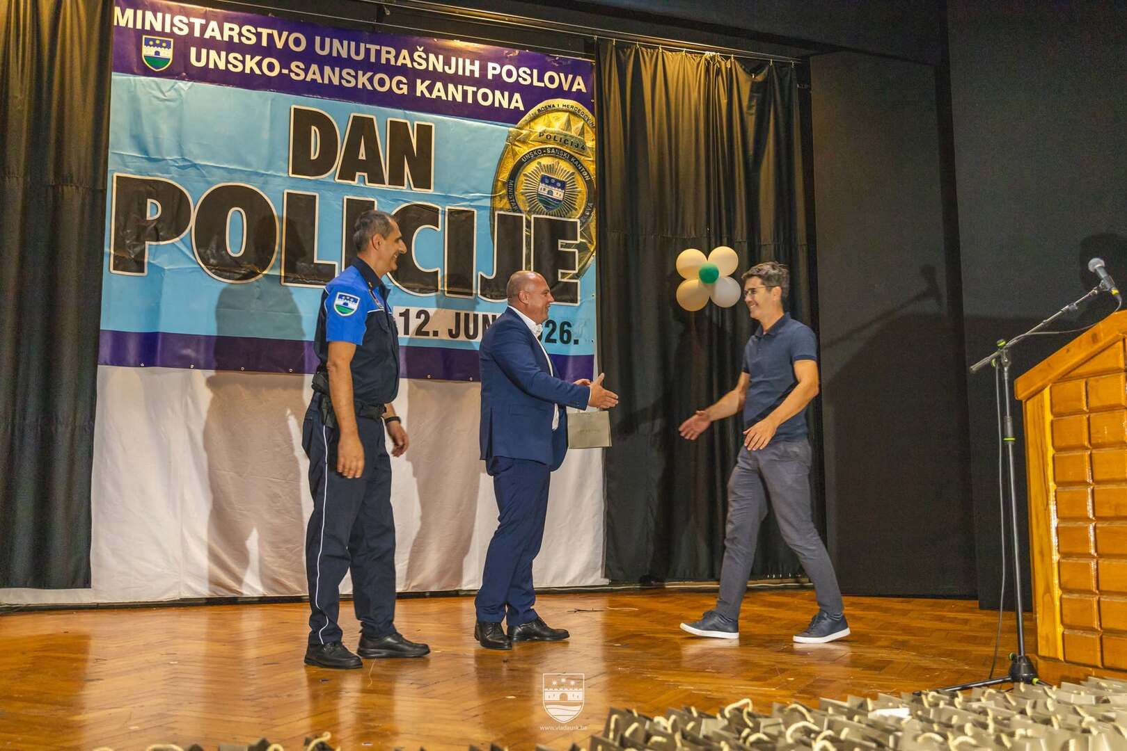 Penzionisanim policajcima MUP-a USK uručena priznanja za višedecenijsku službu - slika 1