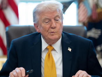 Trump: Iran me molio da prestanem bombardovati; Iran: Ne, nismo!