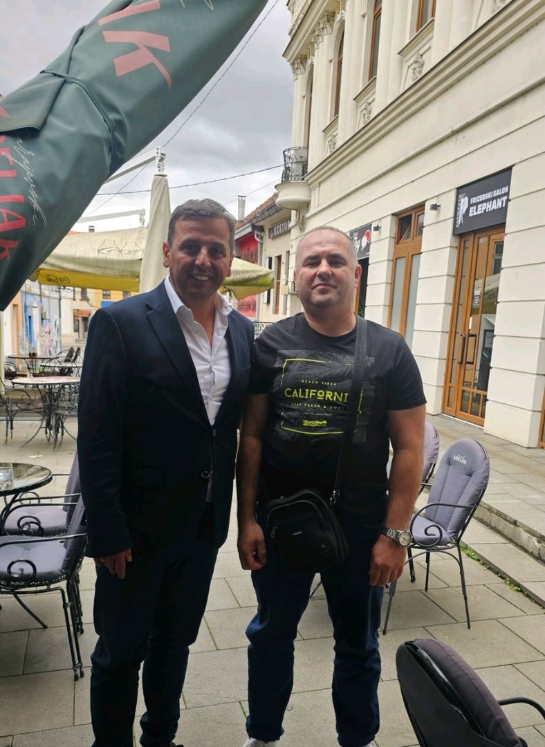 Divan doček u Tuzli uprkos kiši: Vukanović najavio listu i u ovom dijelu Federacije BiH - slika 8