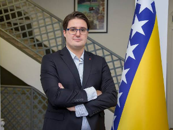 Perić: Kome smeta zastava BiH, neka ide iz BiH! Ovdje je podstanar