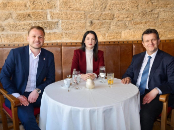 Opozicija sutra za istim stolom u Banjoj Luci