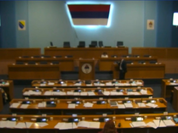 Raspravu o novom zaduženju Rs prekinuo mrak: Dva puta nestala struja u NSRs