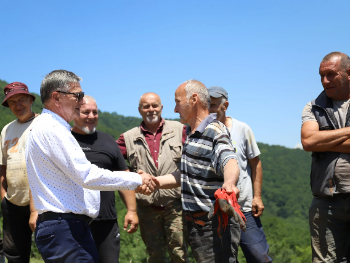 Gradonačelnik Fuad Kasumović obišao radove na betoniranju puta na putnoj komunikaciji Gradište – Lisac