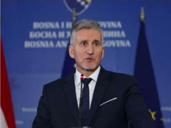 Ademović upozorava: Rs stvara paralelni digitalni identitetski instrument