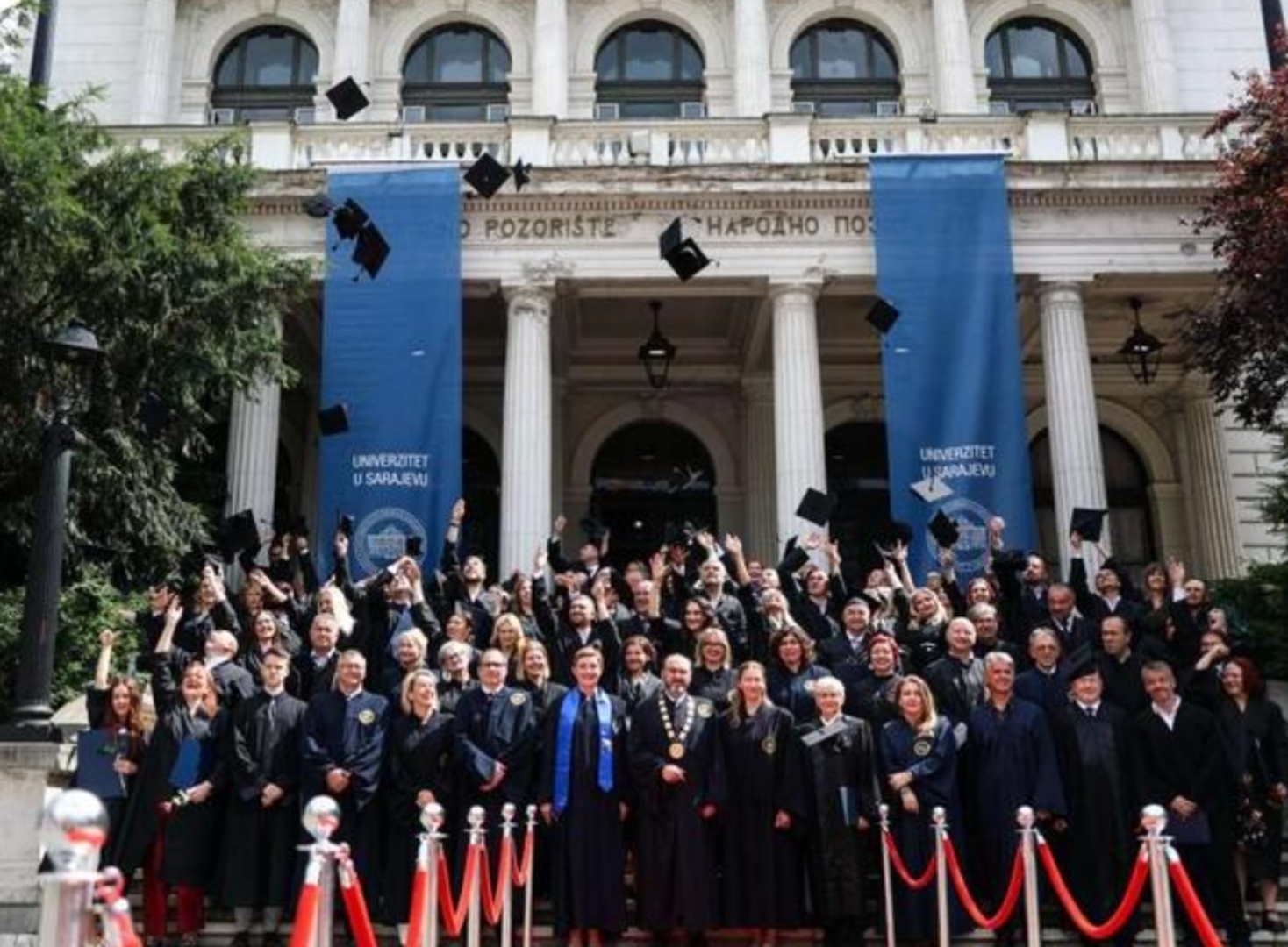 Univerzitet u Sarajevu promovisao 61 doktora nauka iz različitih oblasti - slika 1