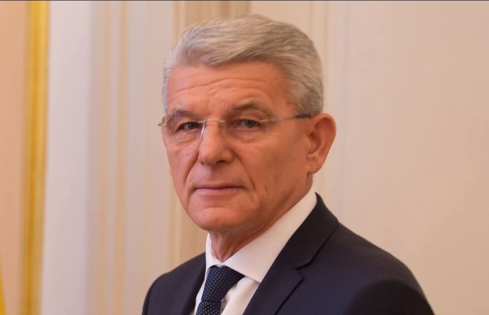Džaferovićevo pitanje Bećiroviću i Trojki: Je li vas imalo stid, diletanti? - slika 1