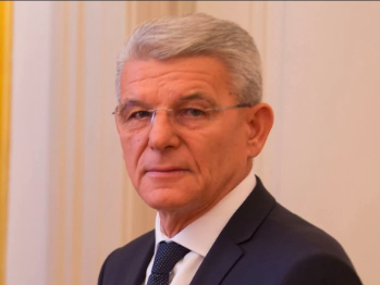 Džaferovićevo pitanje Bećiroviću i Trojki: Je li vas imalo stid, diletanti?