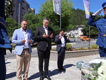 Bećirović u Cazinu: Razvojni projekti i jačanje saradnje ključni za ekonomski napredak