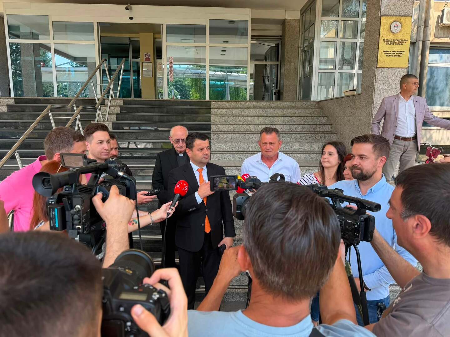 BANJA LUKA: Potpisani sporazumi za 21 projekat crkava i vjerskih zajednica, osigurano 785.000 KM - slika 1