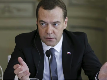Medvedev: Sukob na Bliskom istoku pokazao da strane vojne baze čine države domaćine metama