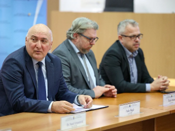 CIK kaznio nekoliko stranaka: SNSD iskorištavao djecu u izborne svrhe i dobio 10.000 KM kazne