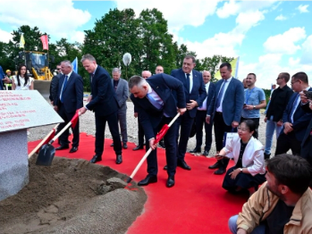 Novi predizborni kamen temeljac Vlade Rs-a za izgradnju kineskog autoputa