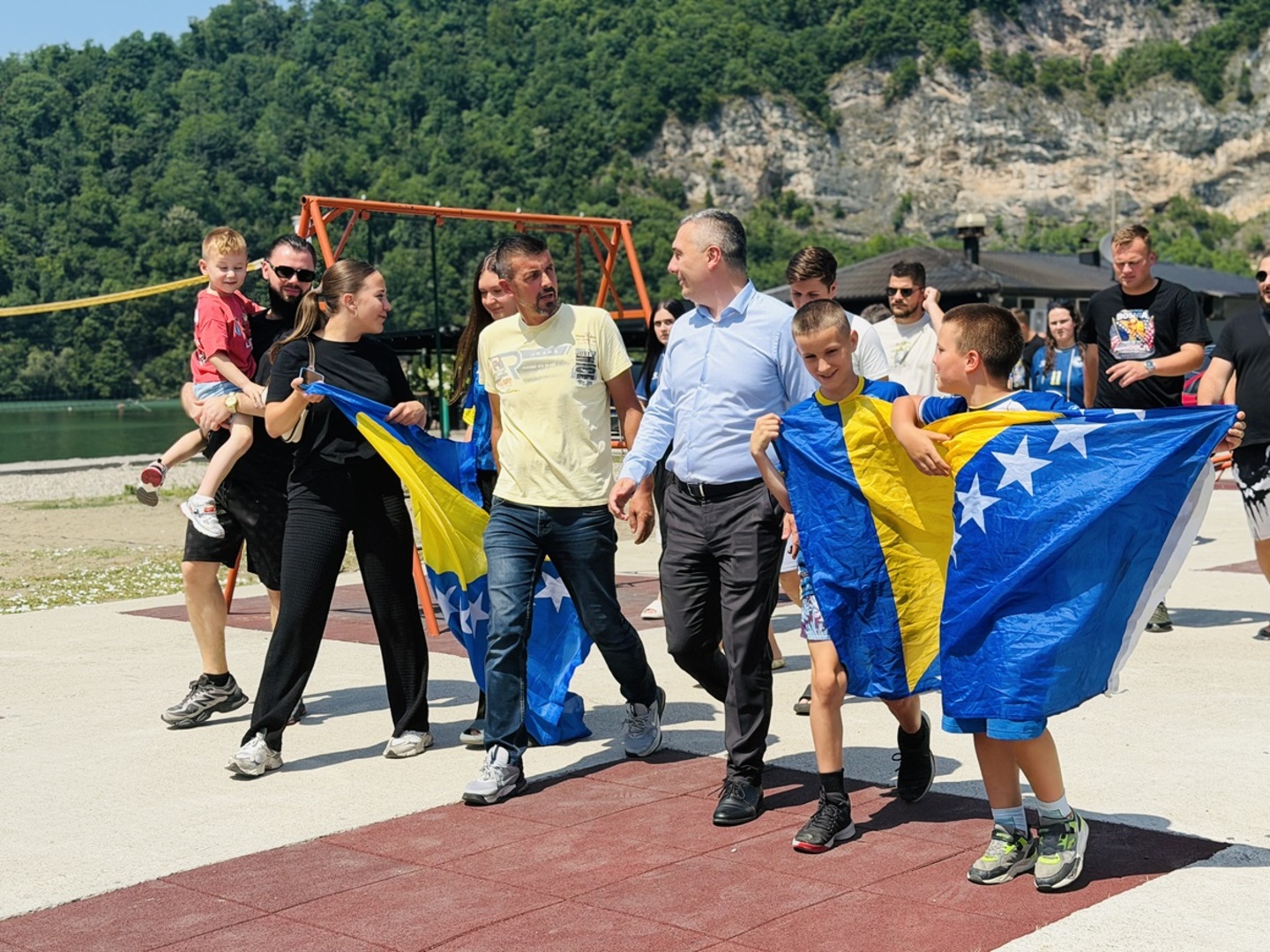 Dizdar sa navijačima Bosne i Hercegovine u Zvorniku - slika 3