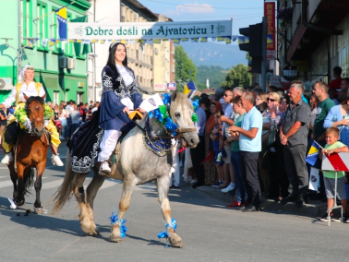 Svečani defile konjanika kroz Donji Vakuf