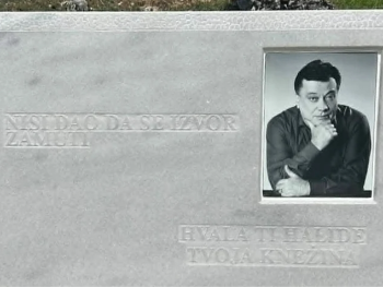 Spomen-obilježje posvećeno Halidu Bešliću otvoreno pored Knežak izvora na Romaniji