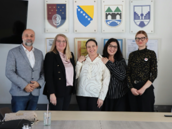 Novčana naknada za porodice s troje ili više djece u Općini Novo Sarajevo povećana s 500 KM na 1.000 KM