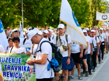 Bliži se Marš mira u uzavreloj atmosferi: Šta učiniti ako vam policija u Rs-u pokuša oduzeti zastavu s liljanima?