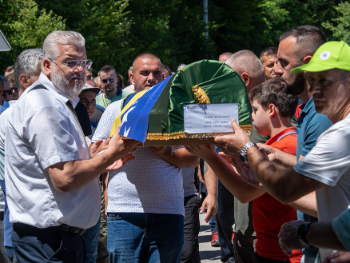 Obilježena 34. godišnjica zločina nad mještanima Tihovića, klanjanja dženaza Đemi Hadžiću