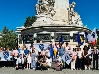 U Parizu održan Marš mira i komemoracija povodom godišnjice genocida u Srebrenici