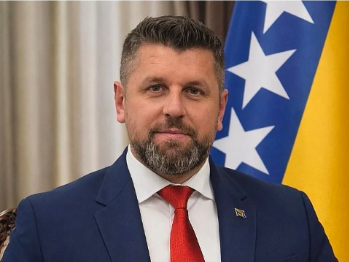 Duraković o kontroverznoj deklaraciji: Svijet koristi AI za napredak, Stevandić da piše gluposti po internetu